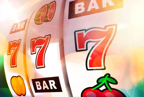 slotsakura mobile app running on Android phone displaying live casino tables and slot games